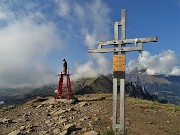 66 Alla croce e Madonnina di vetta del Sodadura (2011 m)